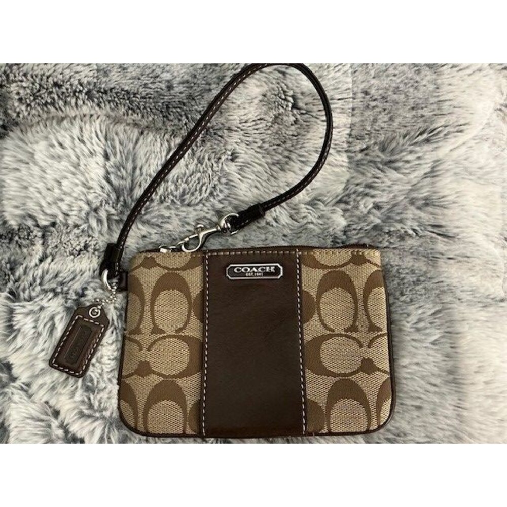 Coach Brown Signiture Logo Canvas and Brown Leather Trim Wristlet Bad Tag - Picture 1 of 4